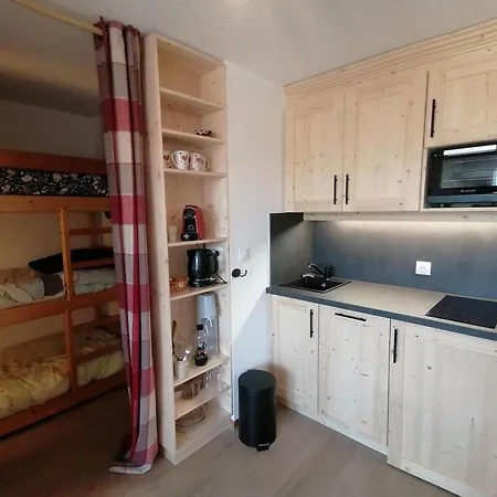 Renove En Pleine Montagne Avec Acces Direct Aux Pistes - Fr-1-181-2829 아파트